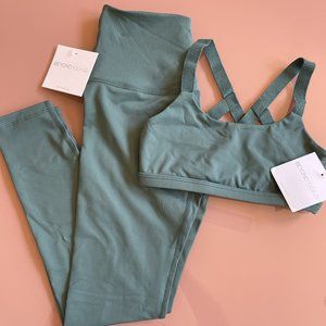 NEW Beyond Yoga Workout Set - Sports Bra + Leggings - Small Sage Green - NWT!